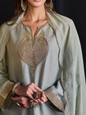 Pure Kashmiri Pashmina Pheran with Hand Aari Embroidery