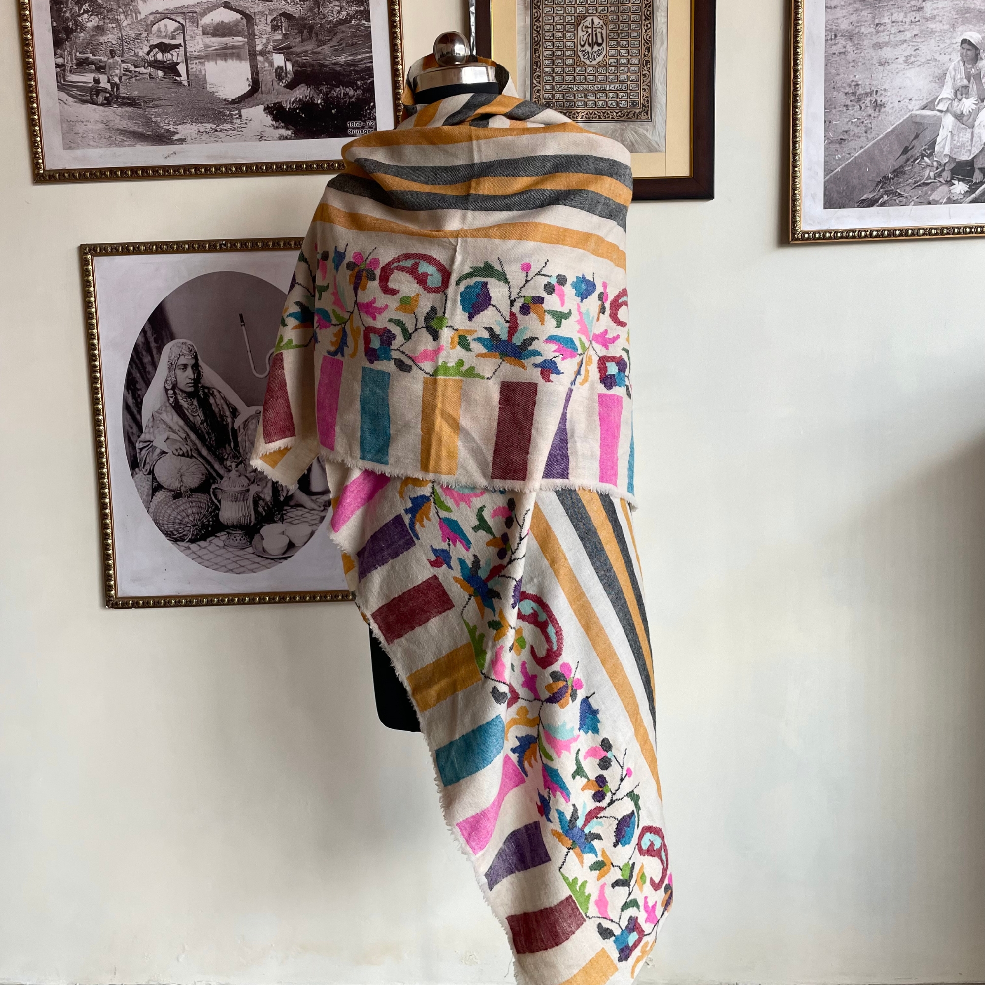 Semi-Kani Handwoven Kashmiri Pashmina Shawl - Image 2